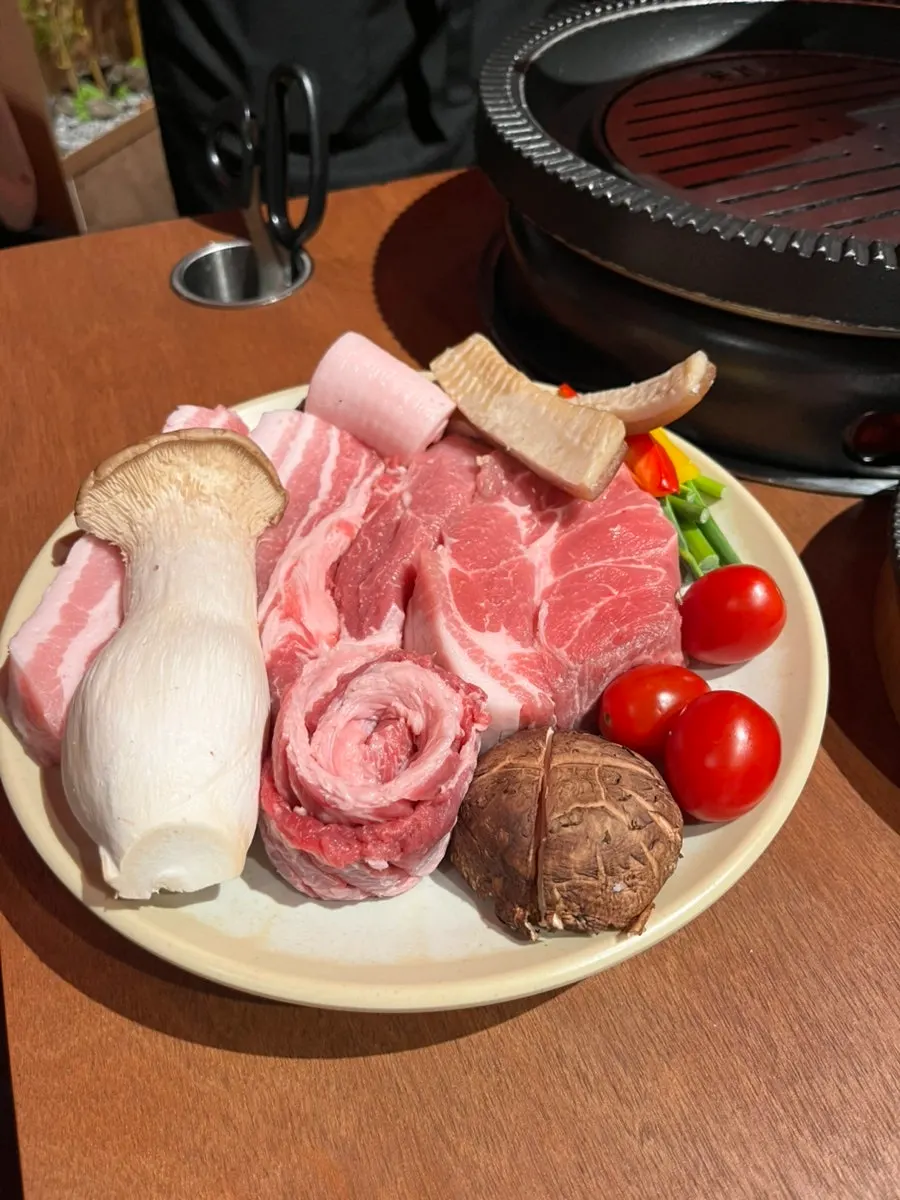 Cheese fondue sauce and other dipping sauces