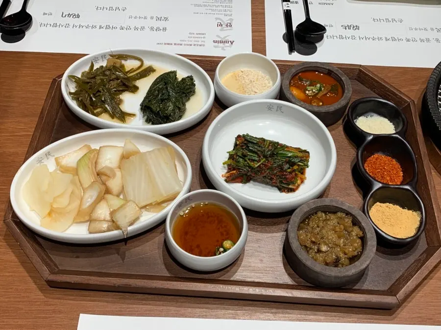 정갈하게 차려진 기본 상차림