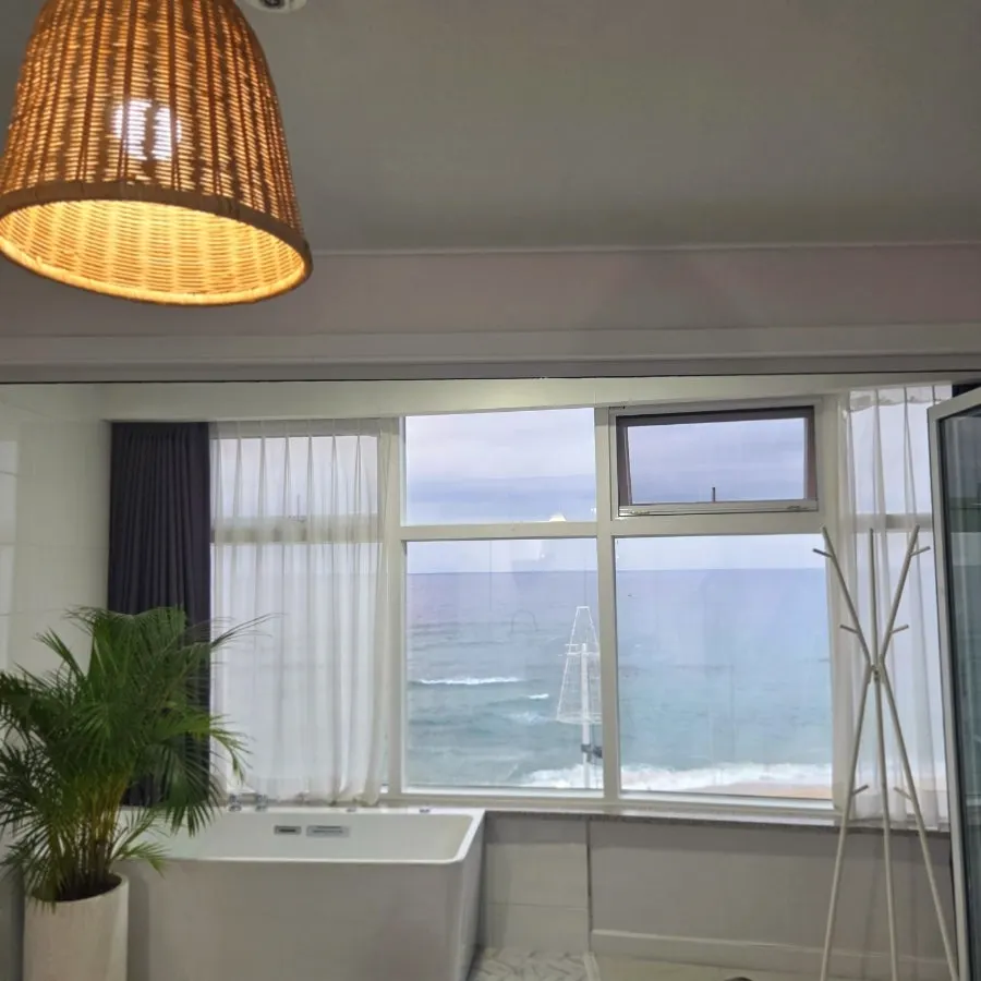Spa area and layout of Room 401
