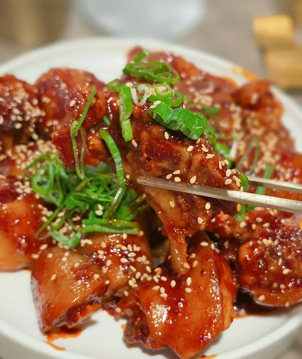 肉與骨頭輕易分開的軟嫩豬尾燉菜