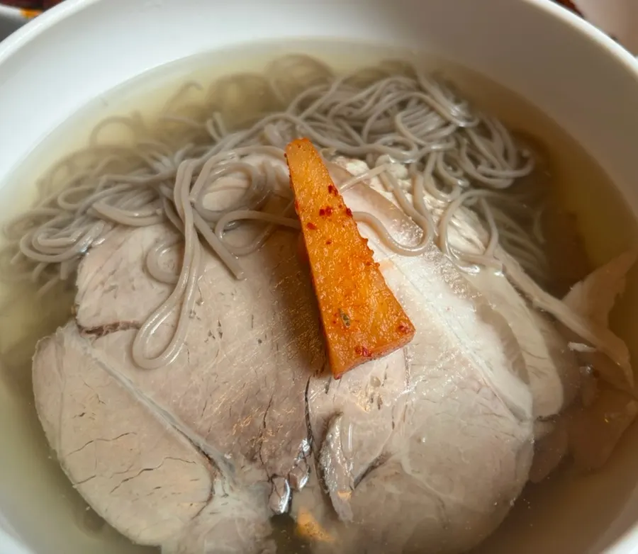 Naengmyeon meat topped with dadagi seasoning