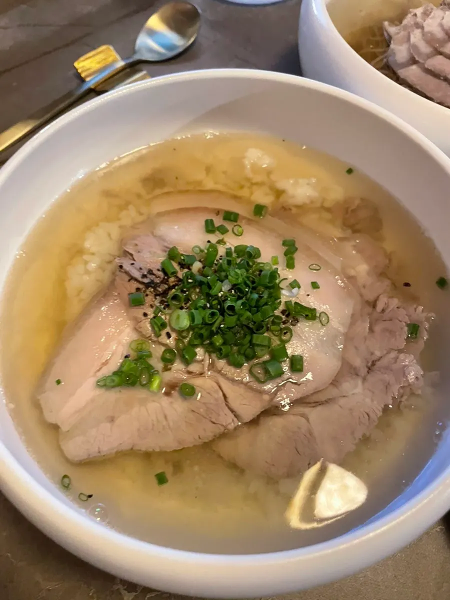 밥이 말아져 나온 안옥 맑은돼지곰탕