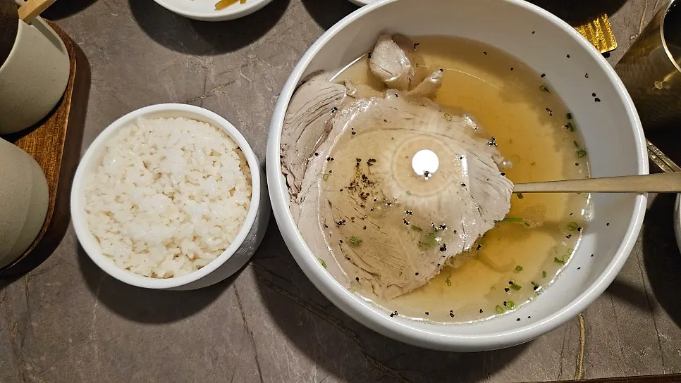 홍대 안옥의 맑은 곰탕 한 상 대표 사진