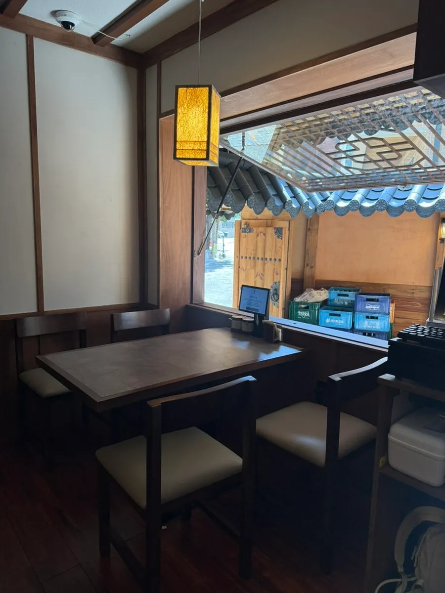 The lighting and interior of Anok's dining hall