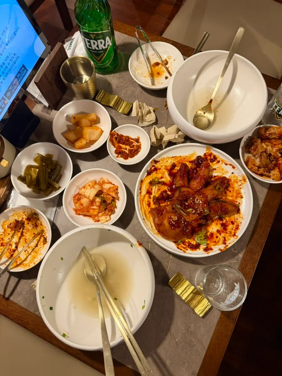 Table at the end of the meal at Anok