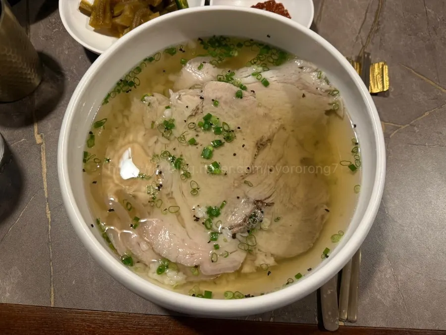 Anok's basic side dishes of kimchi and jangajji