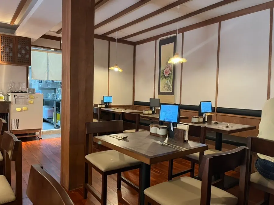 A four-person table at Anok