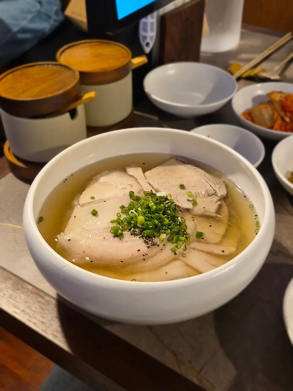 안옥 맑은 돼지 곰탕 한 그릇