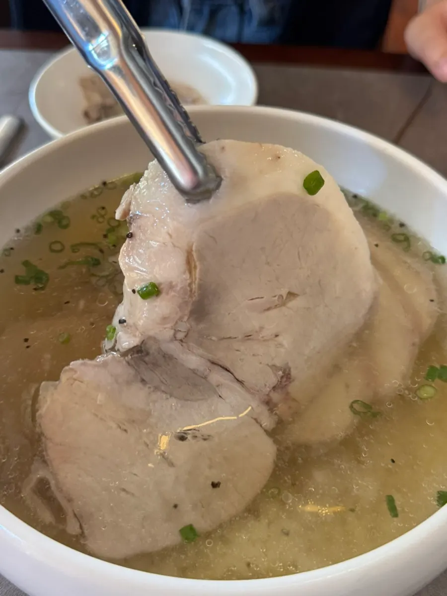 Anok's mild-broth Pyeongyang naengmyeon