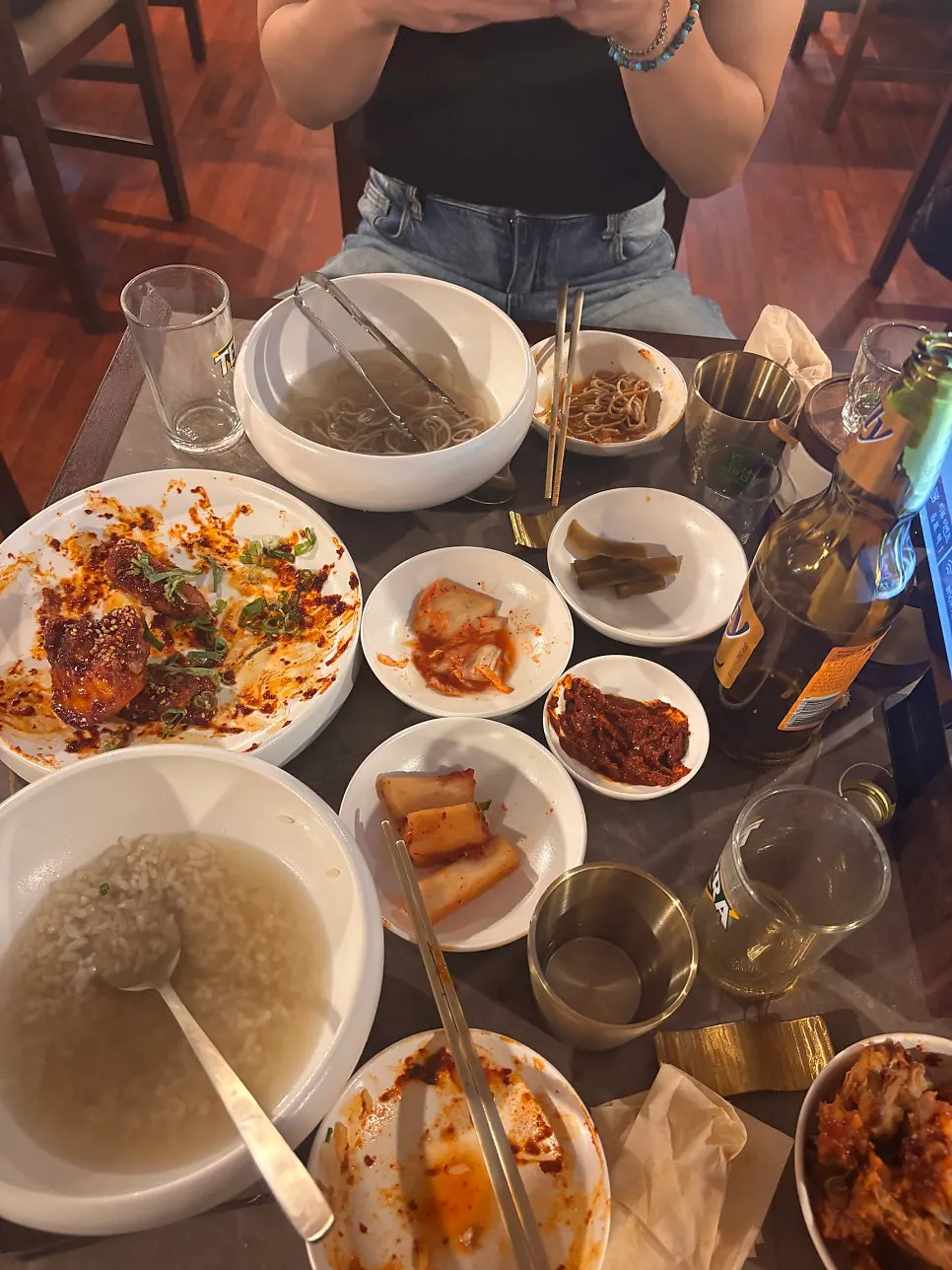 다 비운 안옥 그릇들