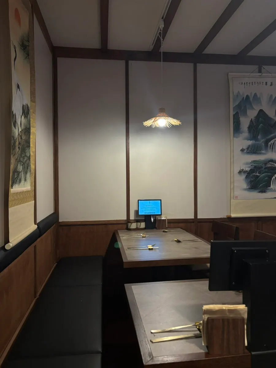 Anok's hall retaining a hanok feel