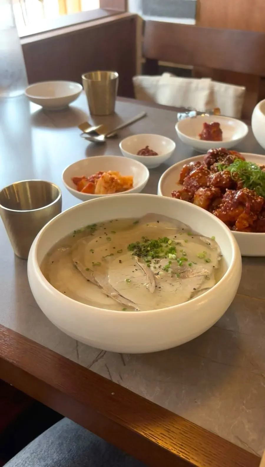 국물이 맑은 안옥 맑은 곰탕 한 그릇