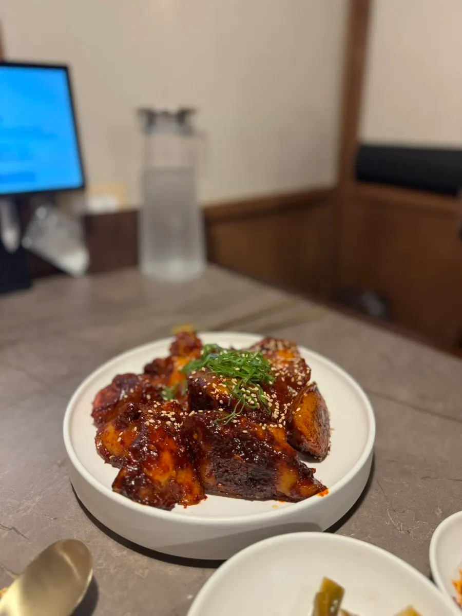 A plate of Anok's pork tail jjim