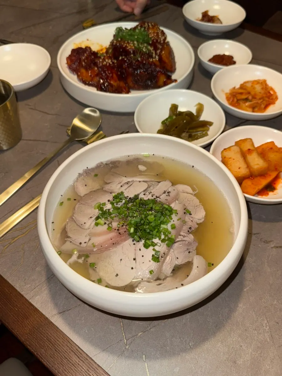 Anok's pork gukbap piled high with meat