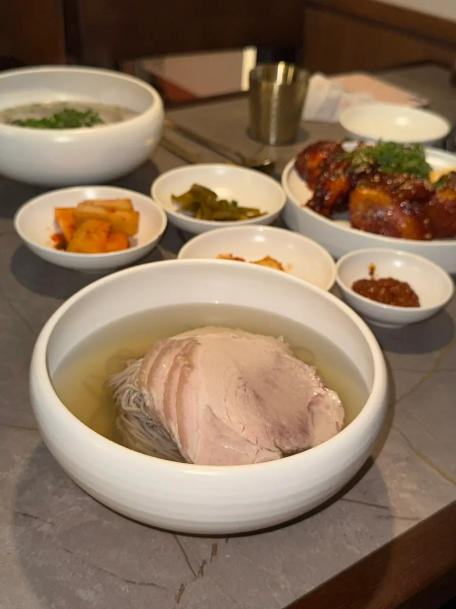 Anok's pork gukbap next to Pyongyang naengmyeon
