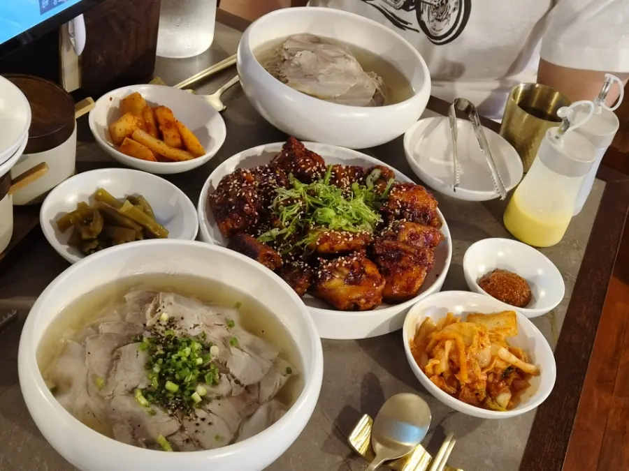 안옥 맑은곰탕 평양냉면 돼지꼬리찜 한 상