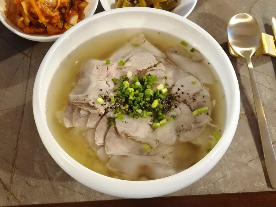 안옥에서 주문한 세 가지 메뉴