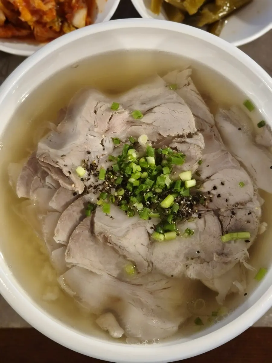 안옥 상차림 세로 컷