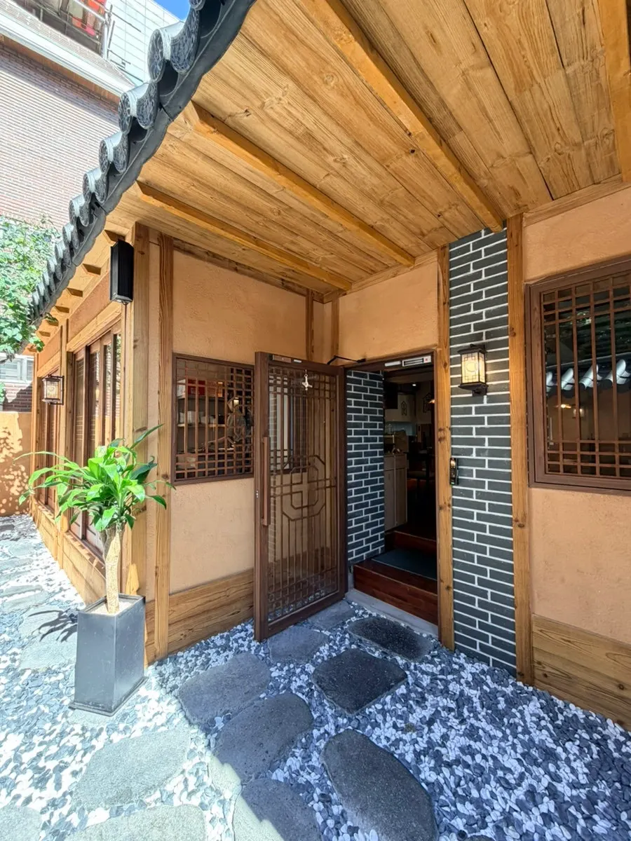 Photogenic corner of the Anok hanok