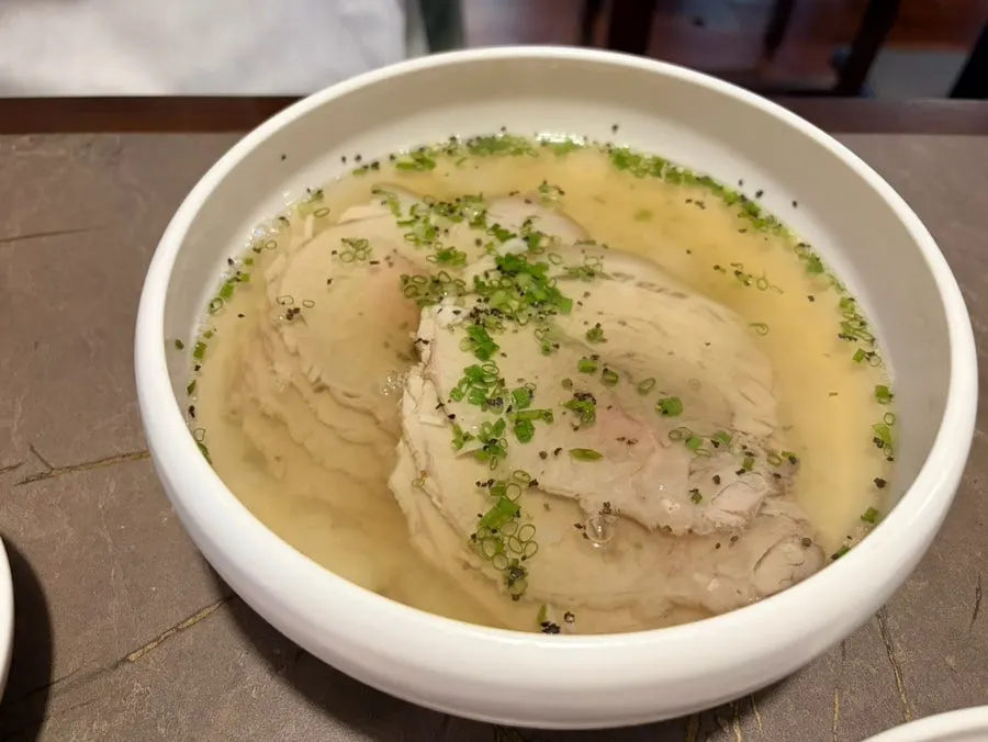 A clear bowl of Anok's gomtang