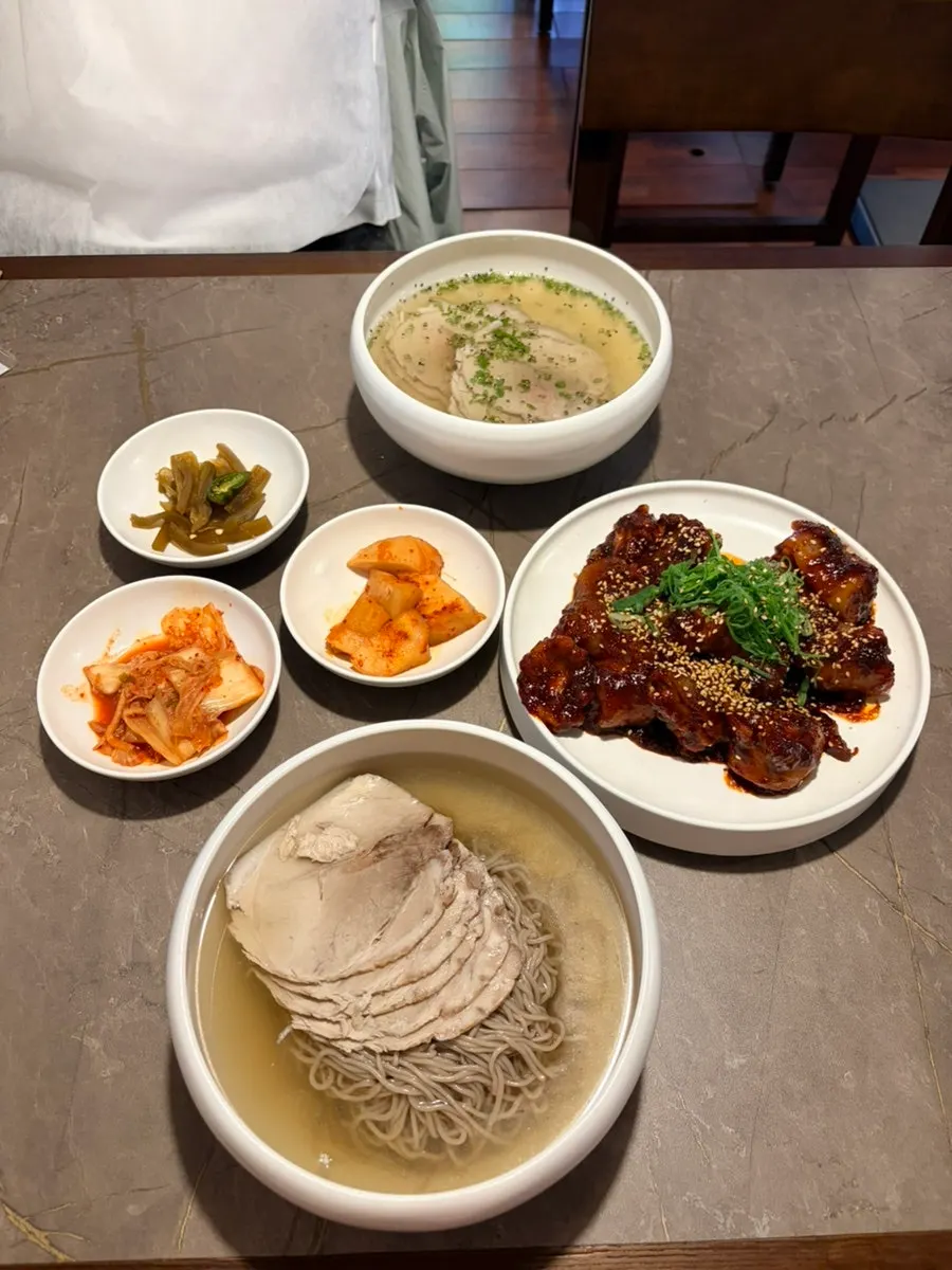 Anok's full lunch spread of three dishes