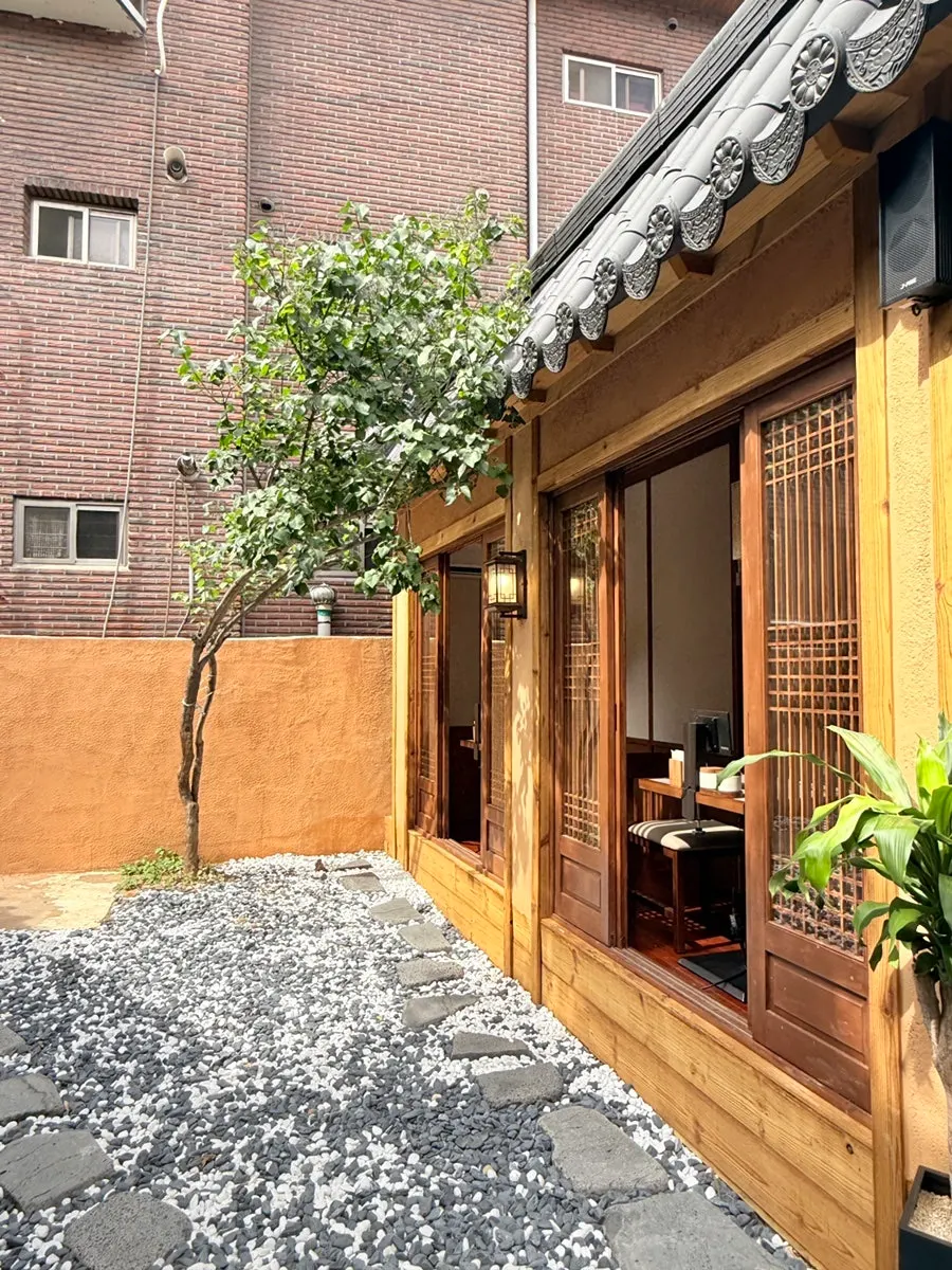 Anok's cozy two-seat table