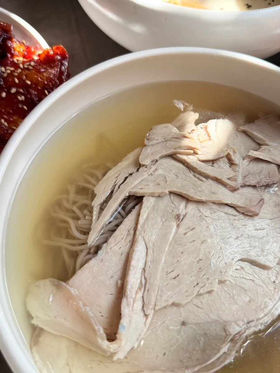 Anok's clear gomtang with thick slices of meat