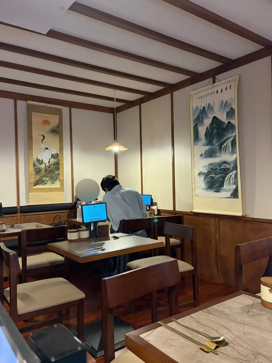 Interior of Anok with a daecheongmaru-style hall feel