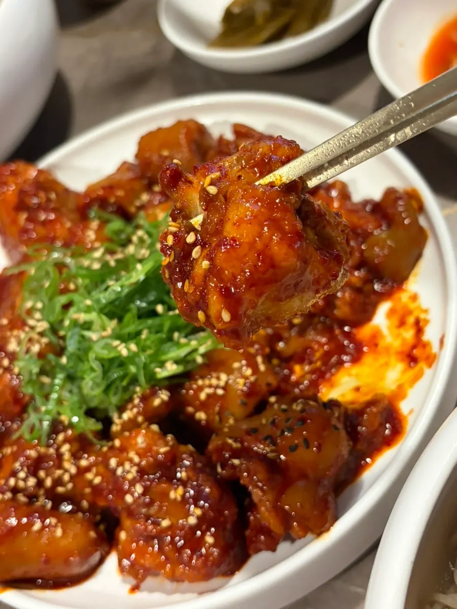 A plate of Anok's pork tail jjim