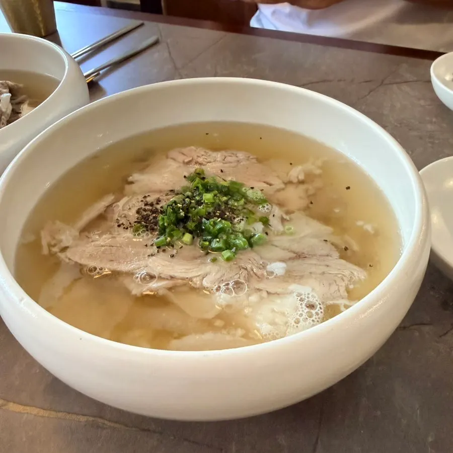 Mustard and vinegar served alongside the naengmyeon
