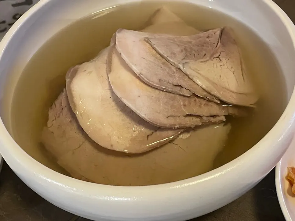 Anok's Pyongyang naengmyeon topped with suyuk