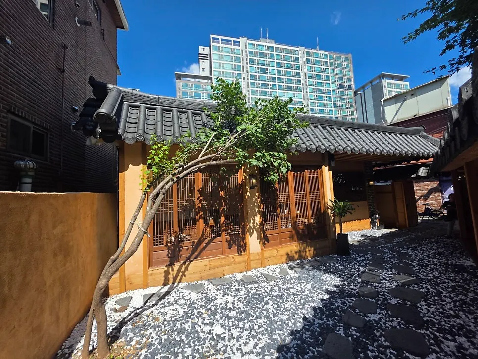 Sunlit inner courtyard of the Anok hanok