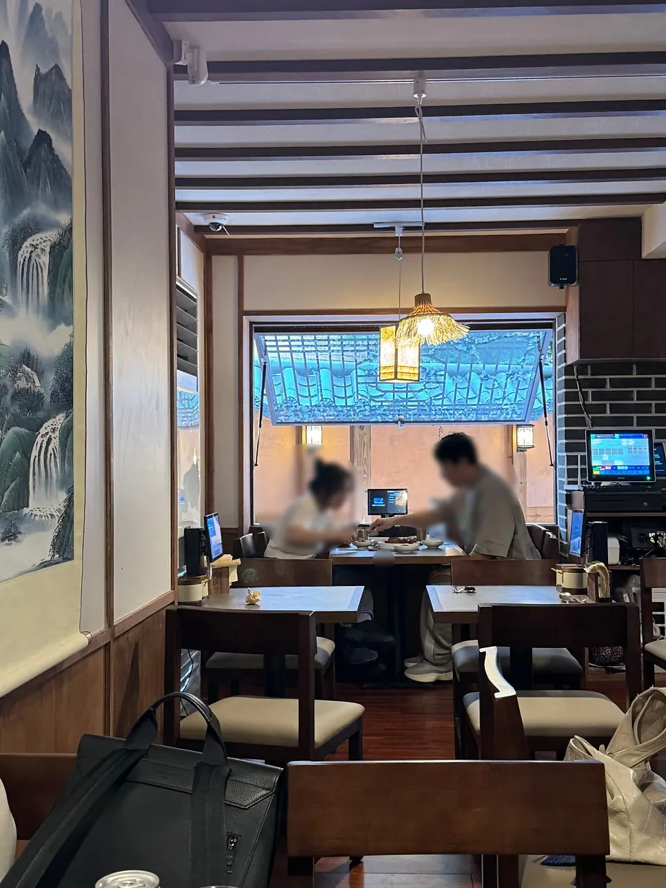 Neatly kept interior of Anok