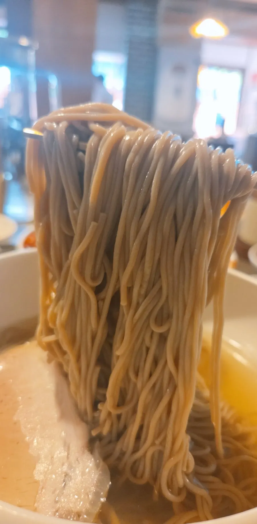 메밀면과 맑은 육수의 안옥 평양냉면