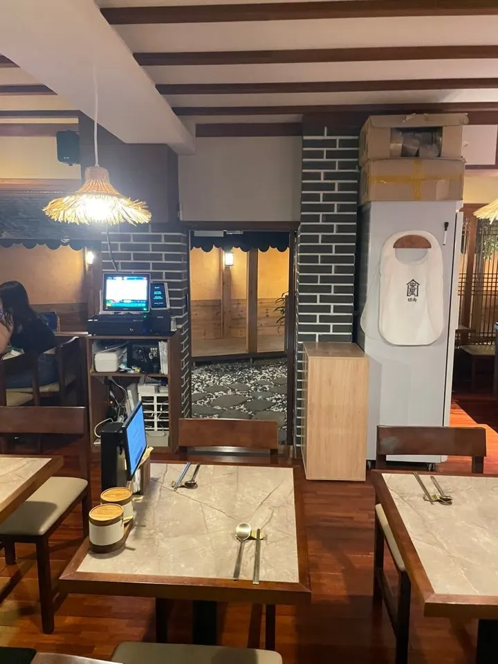 안옥 입구로 이어지는 한옥 통로