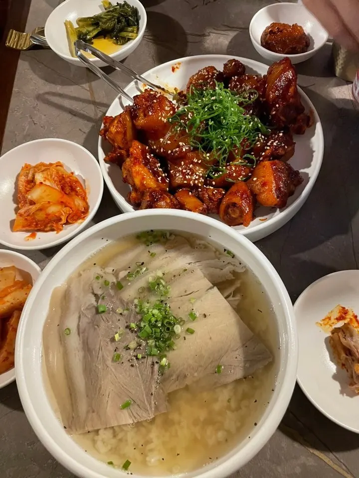 안옥 평양냉면 14,000원 한 그릇
