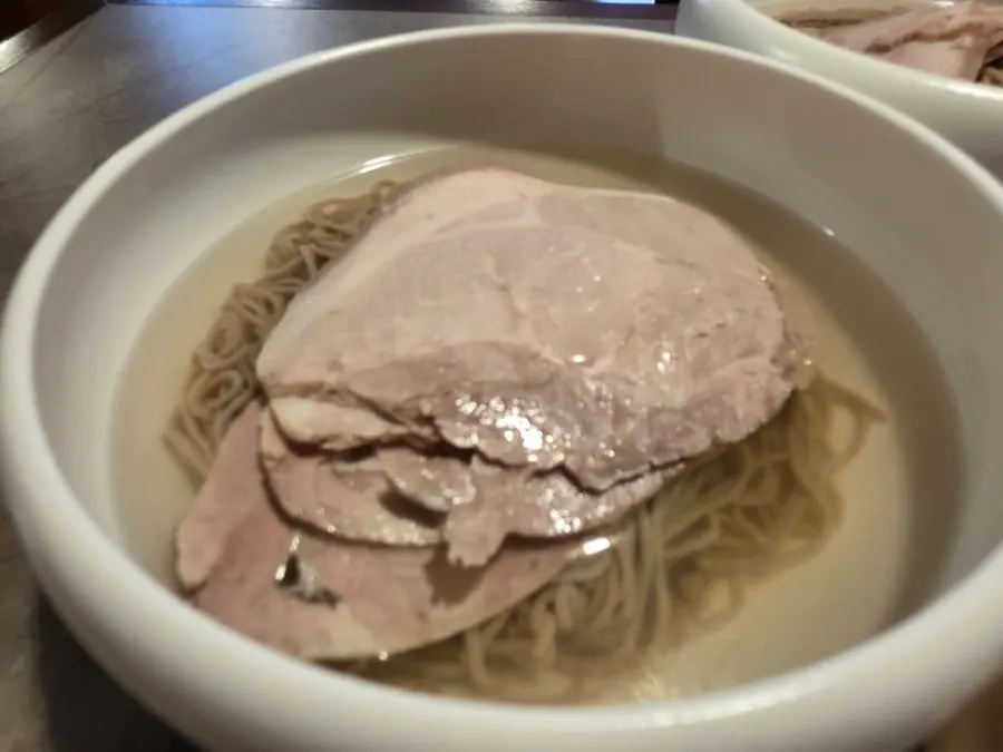 맑은 국물의 안옥 곰탕 한 그릇