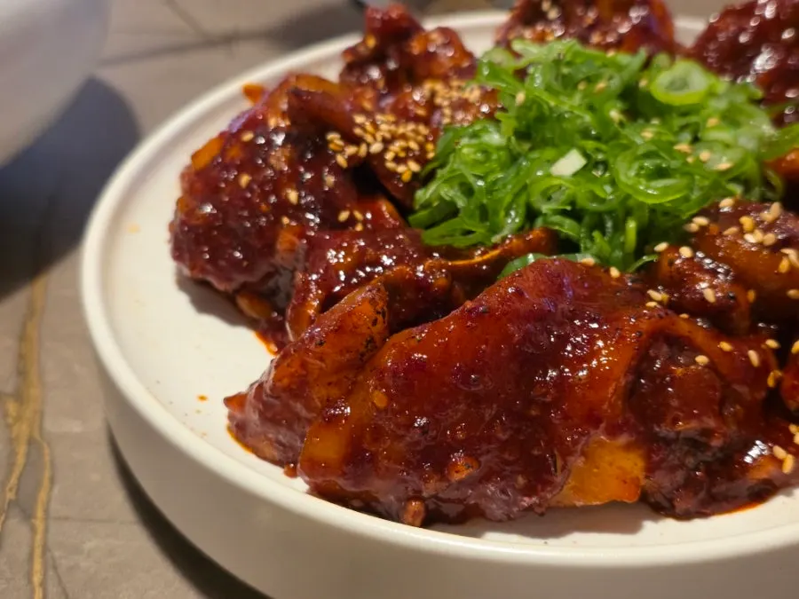 식사를 마친 안옥 테이블