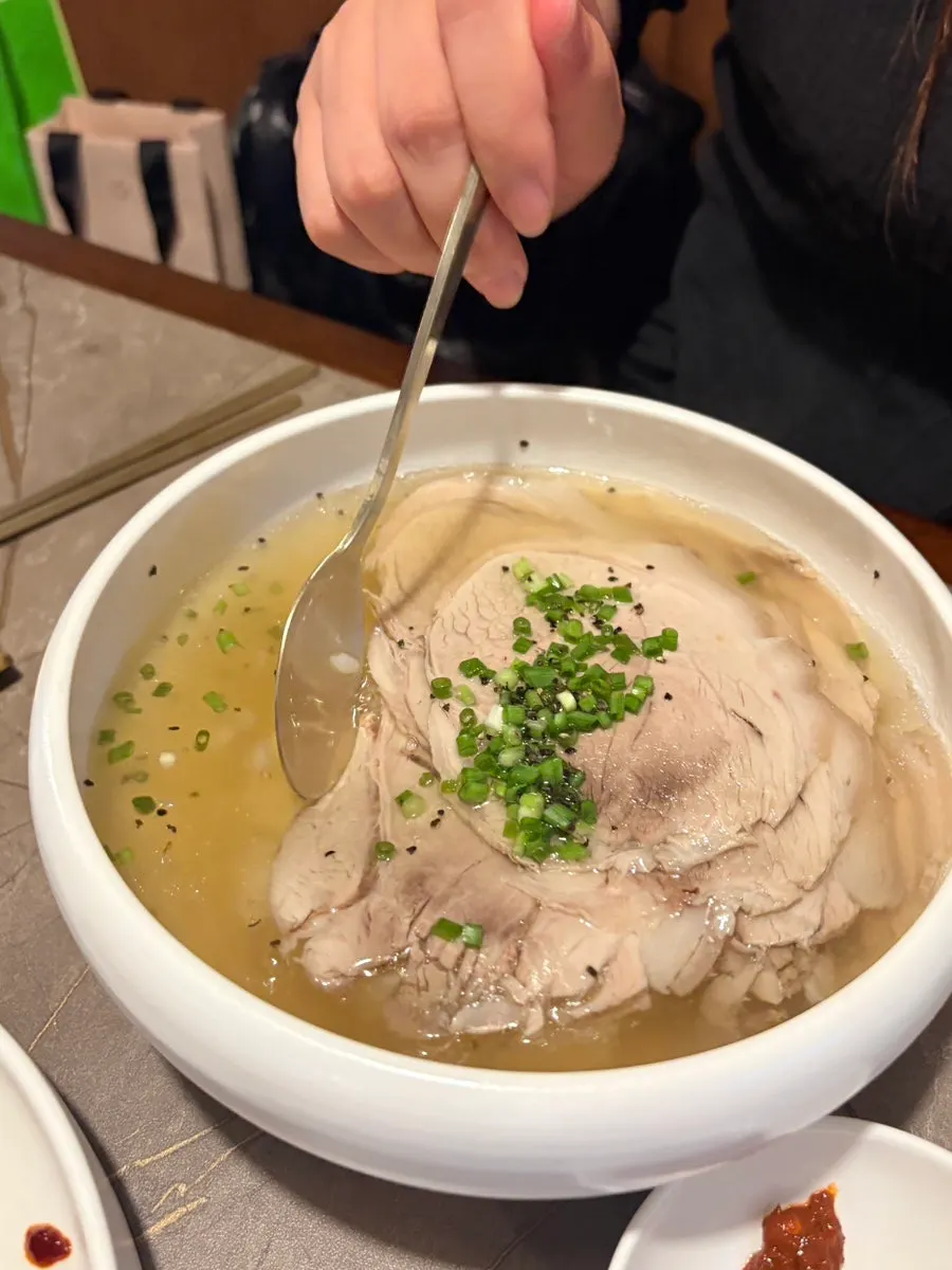 A bowl of Anok's clear gomtang