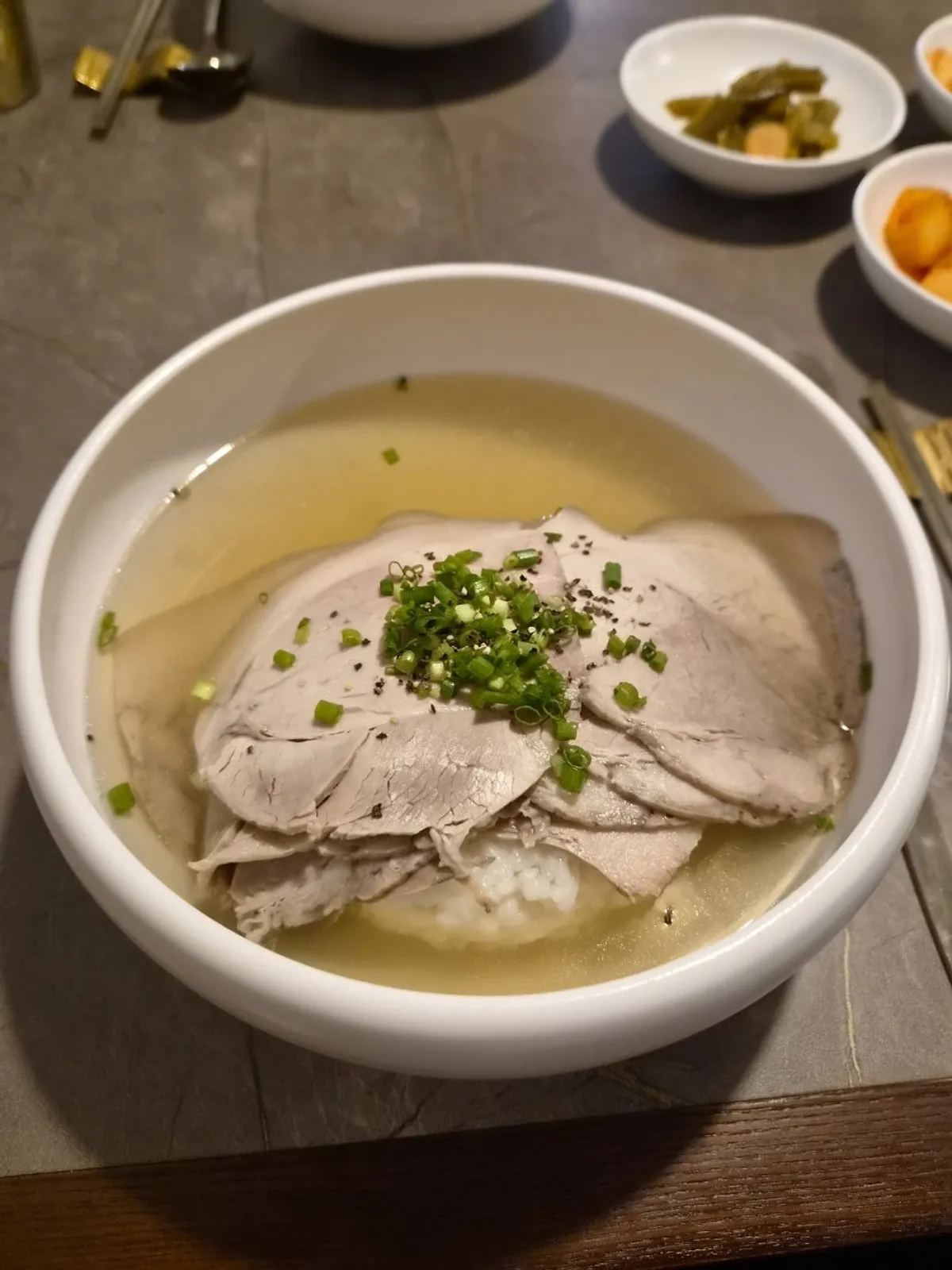 안옥에서 주문한 세 메뉴 한 상