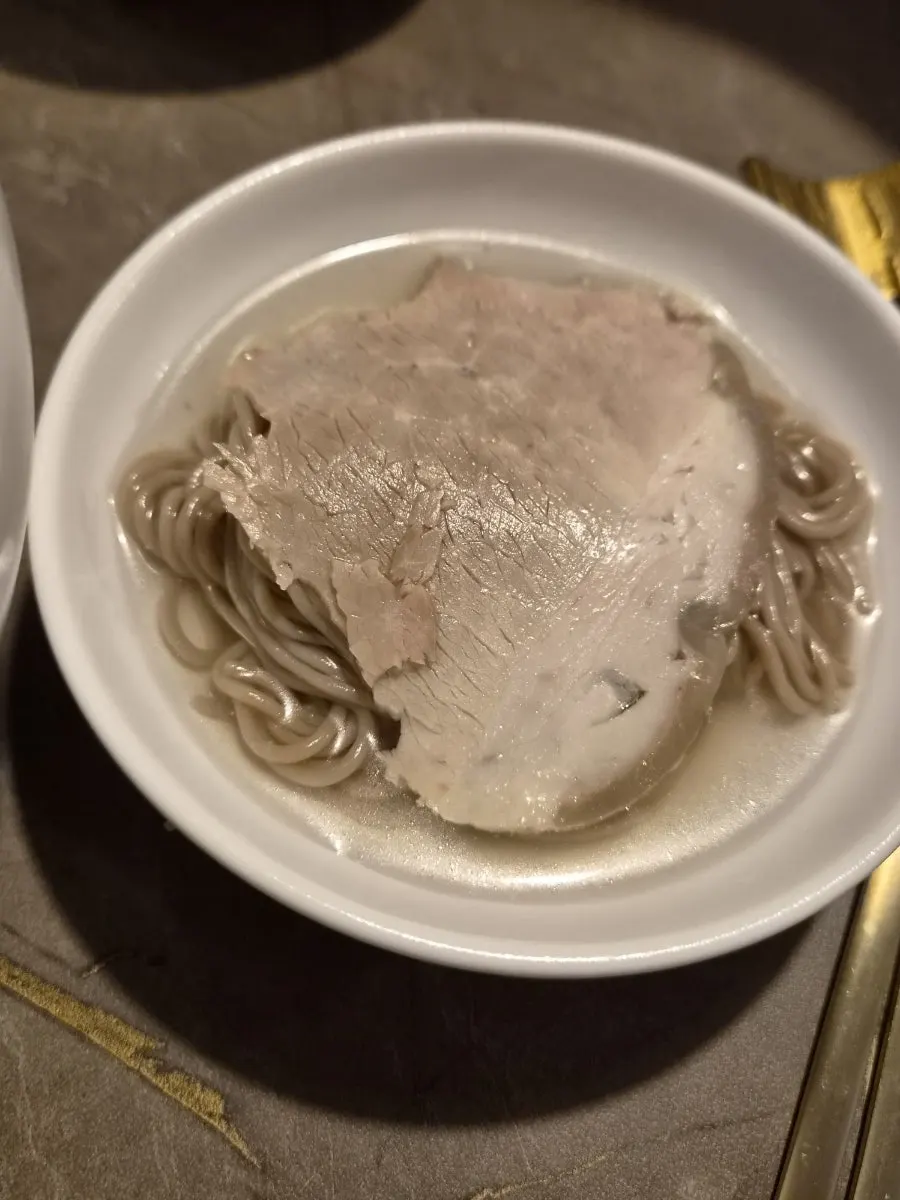 평양냉면 면과 맑은 육수