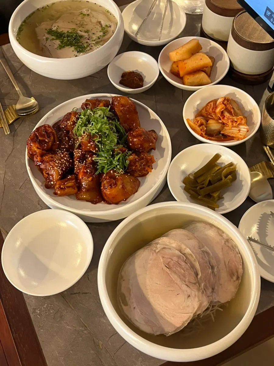 A bowl of Pyongyang naengmyeon at Anok