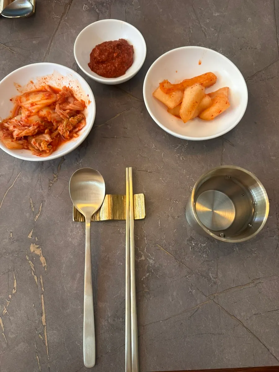 Table setting at Anok