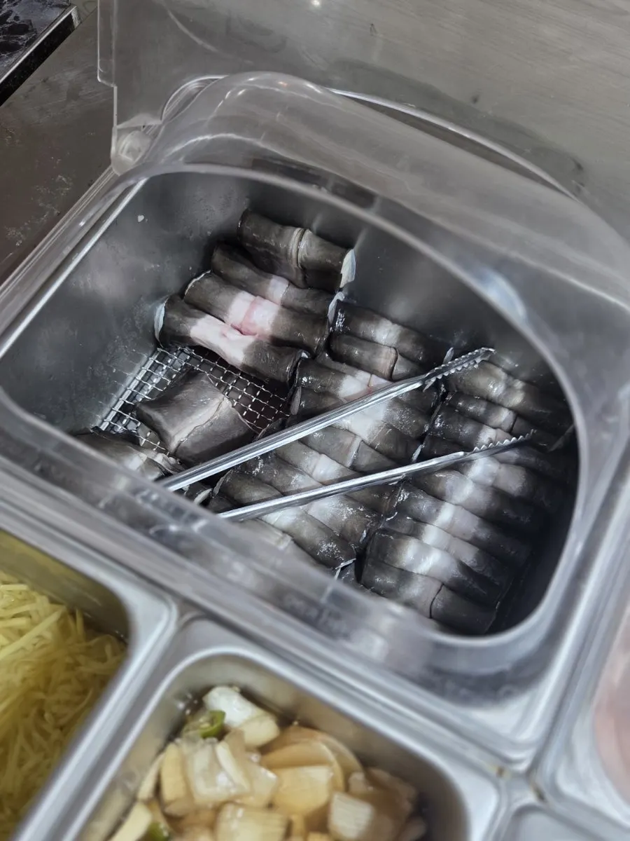 리필해서 가져온 민물장어