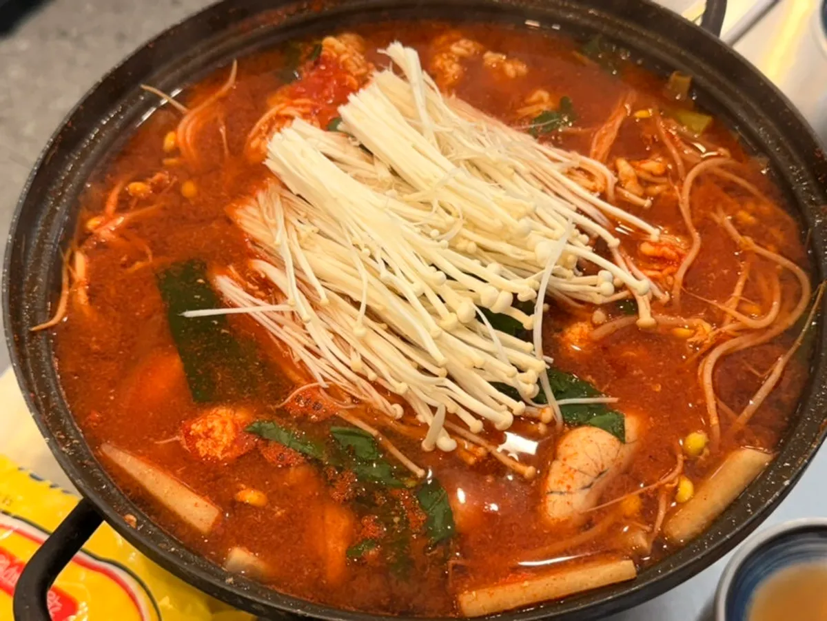 Photo introducing fish roe stew and fritters at Eochongye 1beonji