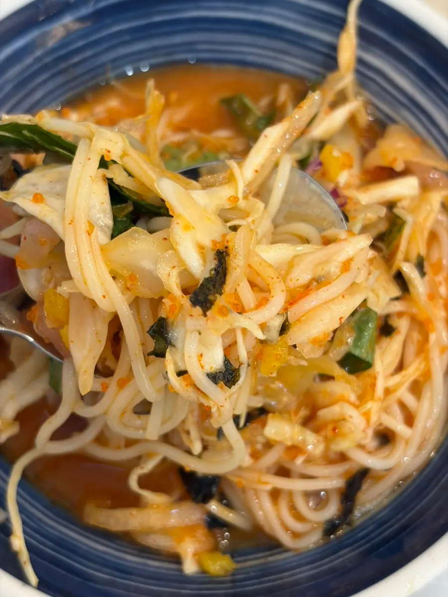 Somyeon noodles eaten with mulhoe