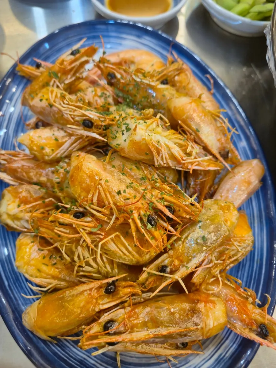 Butter-grilled shrimp heads