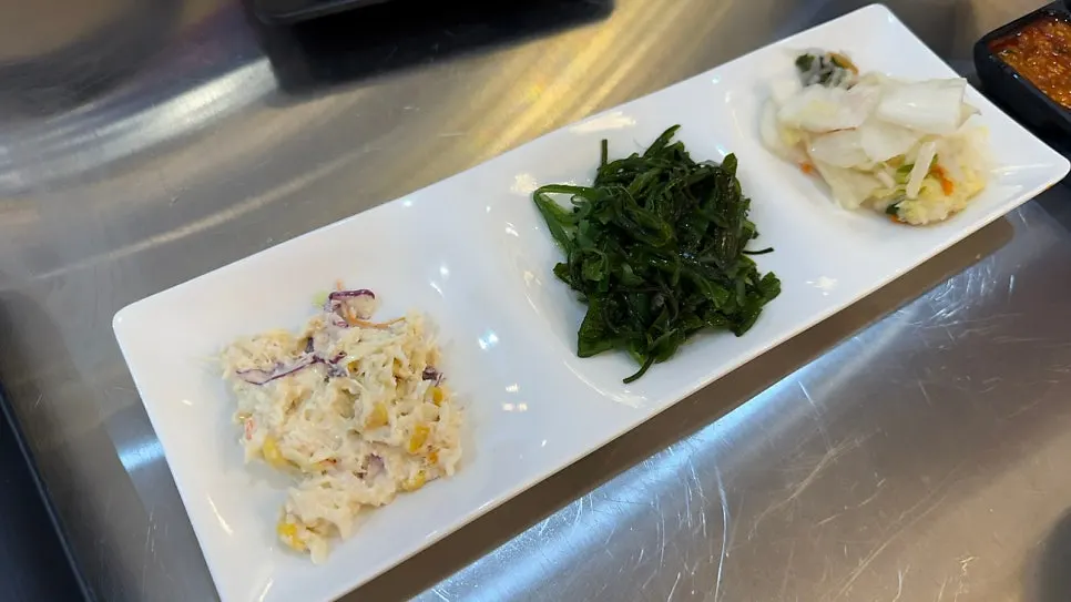 Eochongye 1beonji, an Ansan Bandal Island sashimi restaurant with delicious young yellowtail