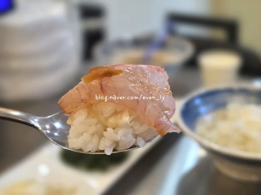Long-cut flounder fin sushi with white kimchi