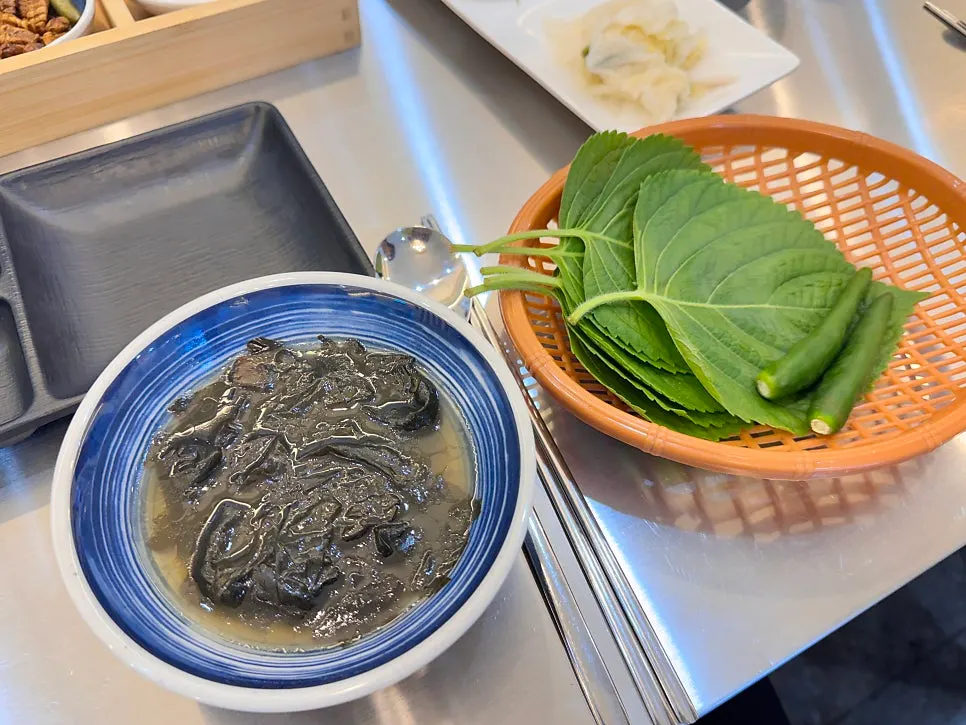 A table full of side dishes